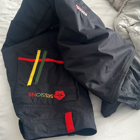 SESSIONS SKI OR SNOW 🏂BOARD PANTS Size MEDIUM LIKE NEW! Good looking 🏂pants🏂 - Picture 17 of 17